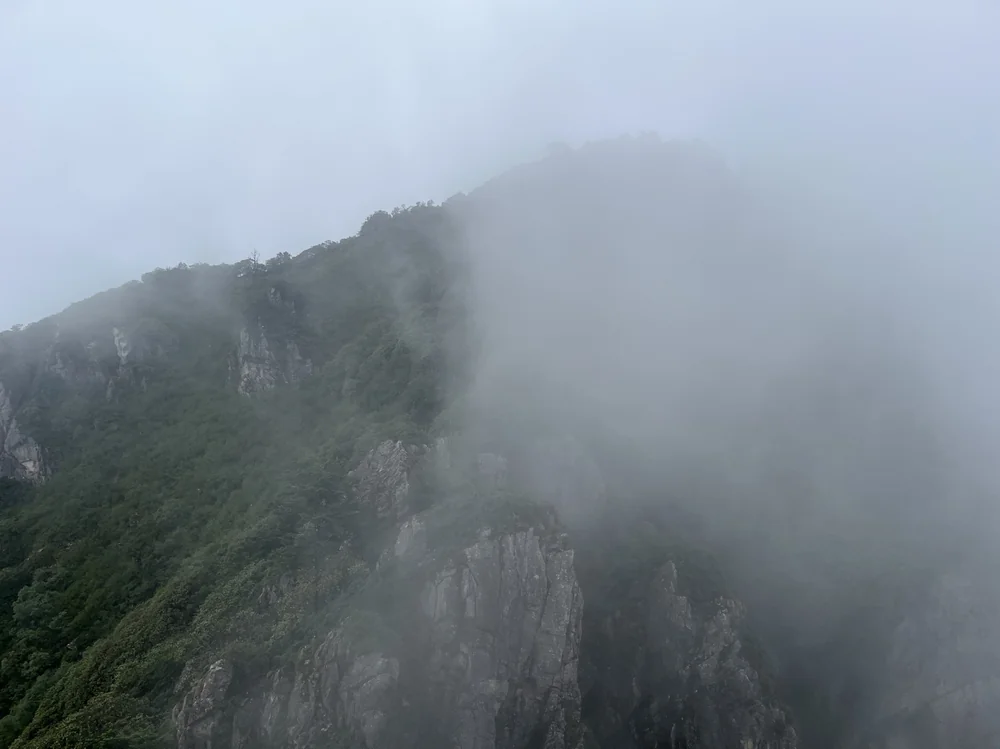 铁瓦殿穿越黄草坪